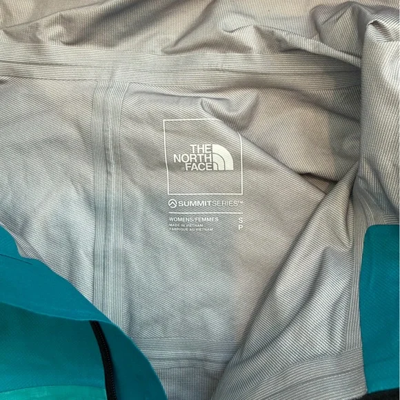 The North Face Women’s Summit Series Superior FUTURELIGHT™ Jacket - Picture 3 of 4